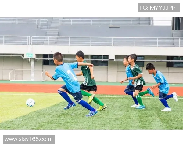 提升足球意识的关键因素与实战应用探讨